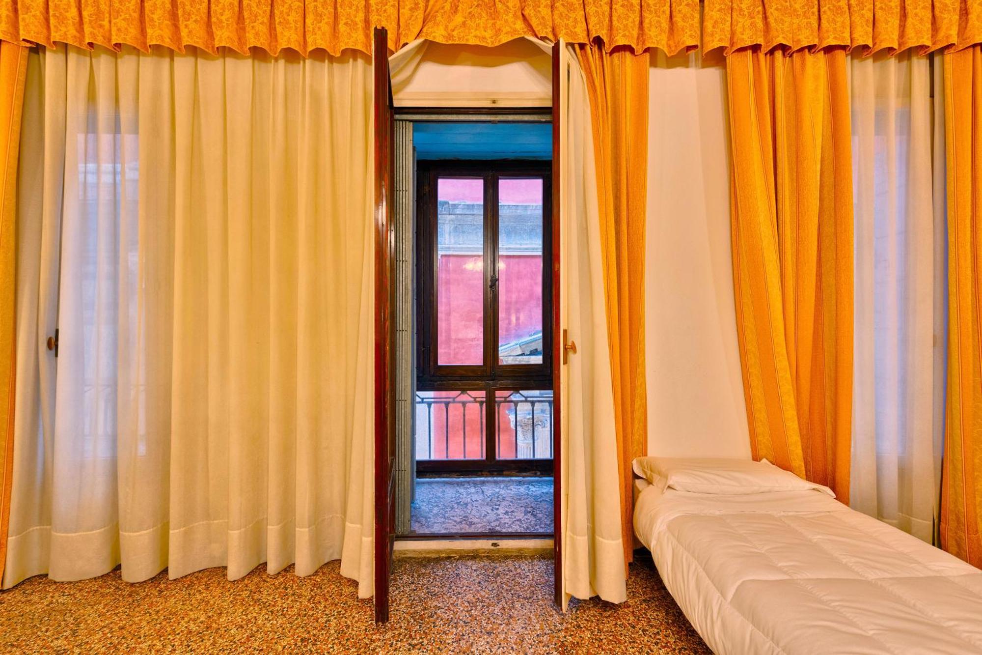 Joy Rialto Rooms Venice Exterior photo